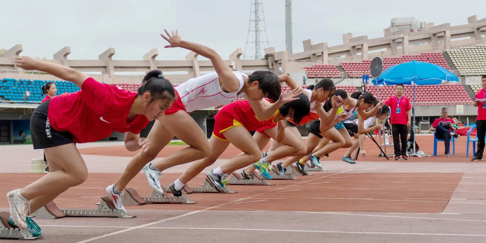 多大孩子用成人网球拍