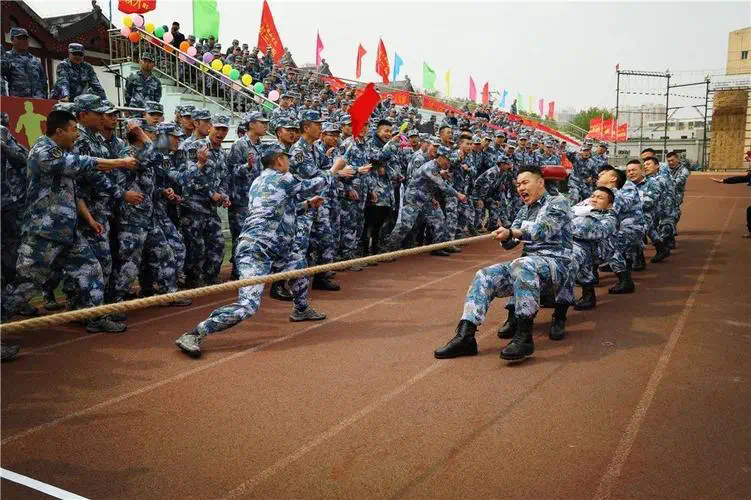 网球拍为什么会翻转呢英文